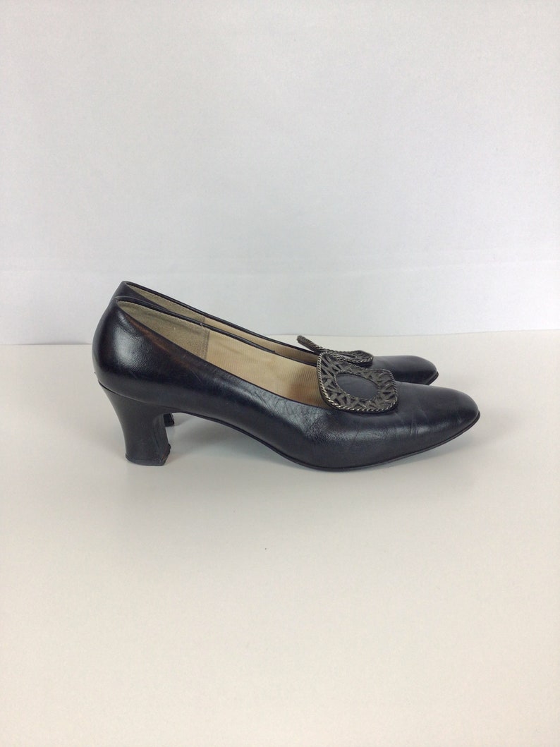 Vintage 50s pumps Vintage black leather high heel shoes 1950's Socialites buckle shoes image 5