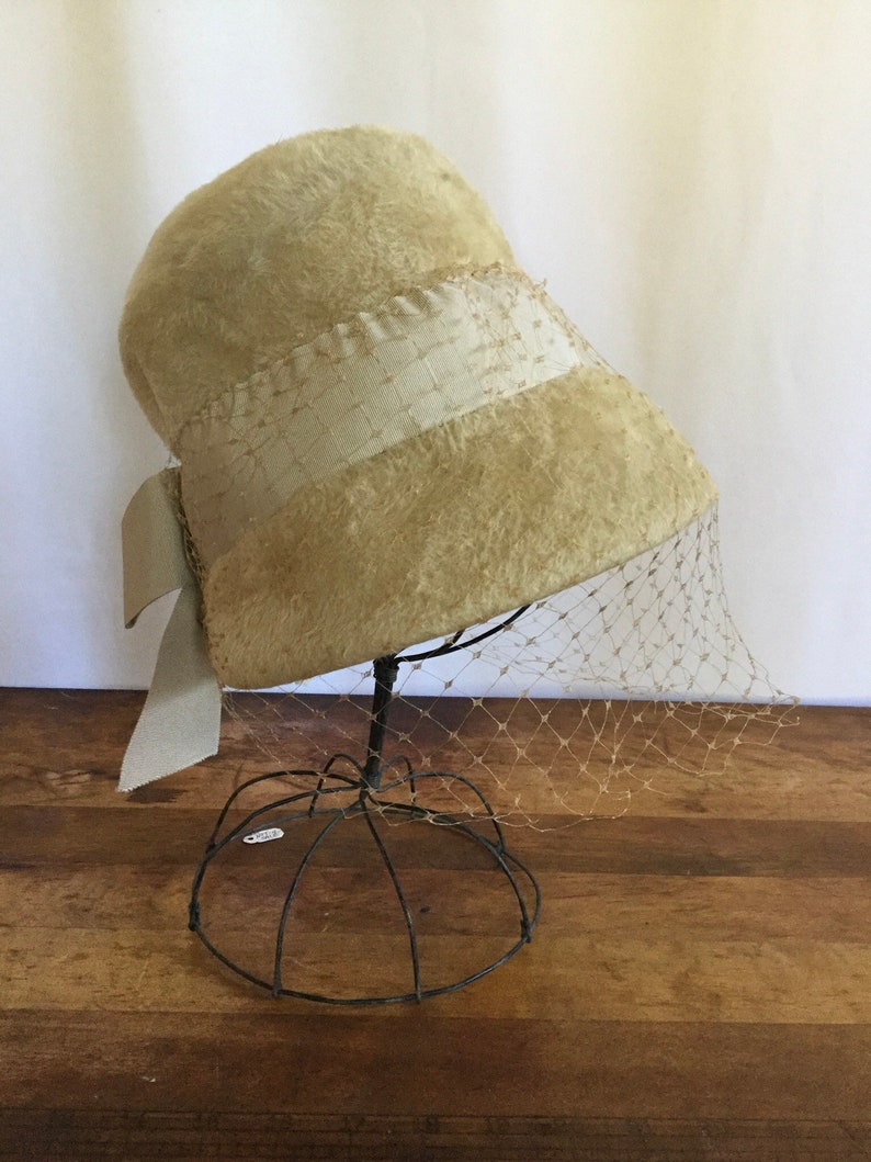 Vintage 60s hat vintage cream mohair fur hat 1960s Musketeer veiled hat bow winter hat image 5