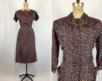 costume vintage des années 50 | costume deux pièces à imprimé floral noir vintage | Robe et veste Leslie Fay des années 1950