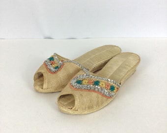 Vintage 50er Jahre Dias | Vintage bestickte gewebte Schuhe | 50er Jahre Rafia Peeptoe Sandalen