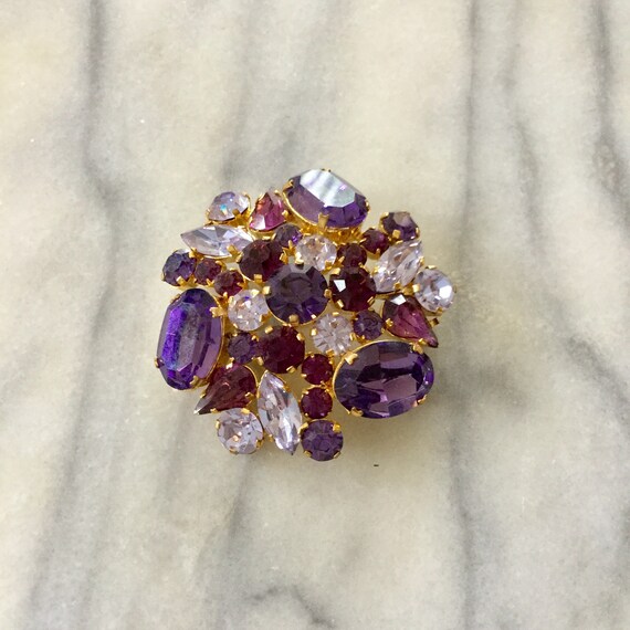 Vintage 50s brooch | Vintach Austrian amethyst col