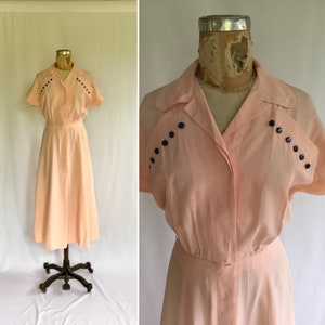 Pink 40s shirtwaist dress | Vintage pink rayon button front day dress | 1940s pale pink navy button trimmed cap sleeve dress