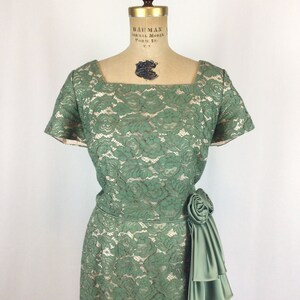 robe vintage des années 50 robe de soirée en dentelle vert myrte vintage robe de cocktail ondulée des années 1950 image 2