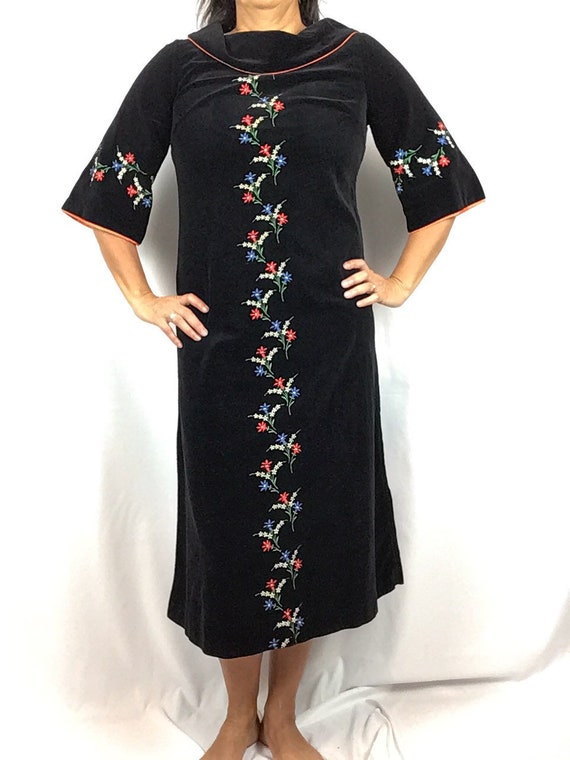 Vintage 60s dress | Vintage embroidered black vel… - image 4