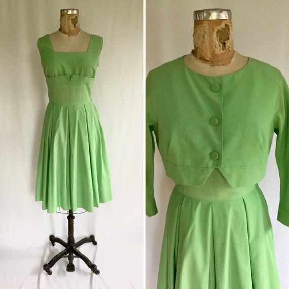 50s dress suit | Vintage grass green cotton fit an