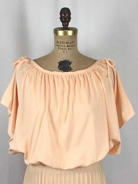 Vintage 70s dress | Vintage peach knit draped dre… - image 2