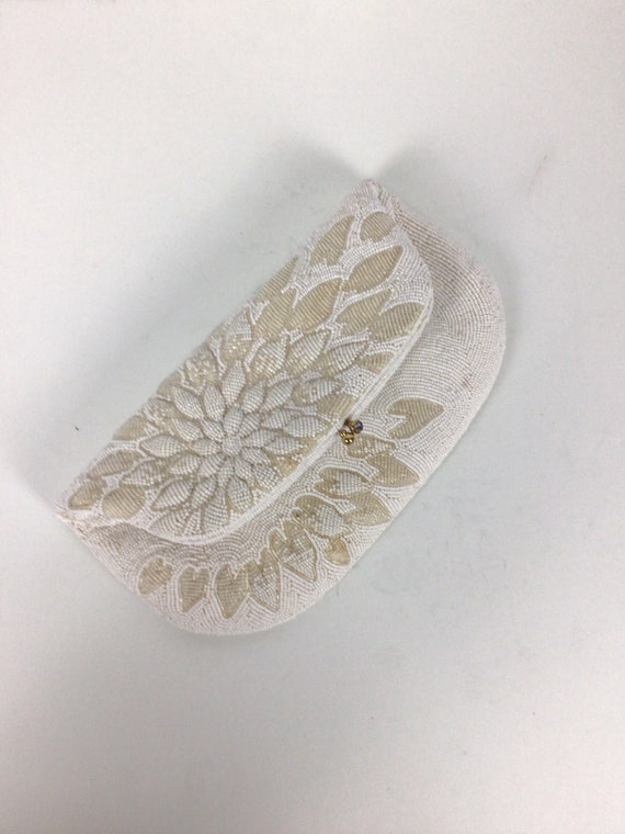 Vintage 50s clutch | Vintage white floral beaded … - image 3