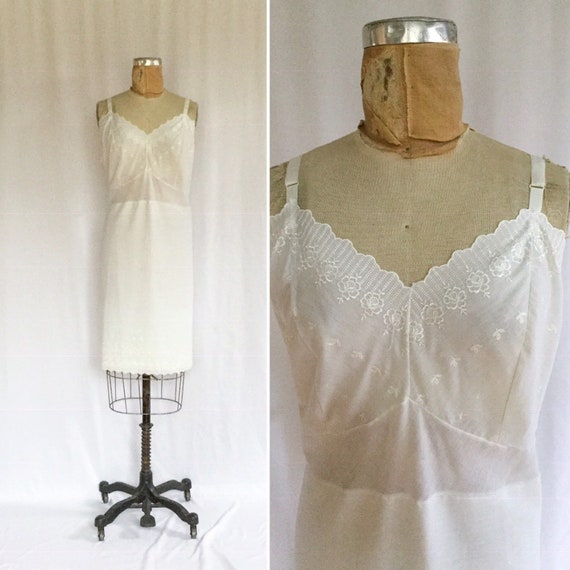 Vintage 60s Slip | Vintage white cotton eyelet dre