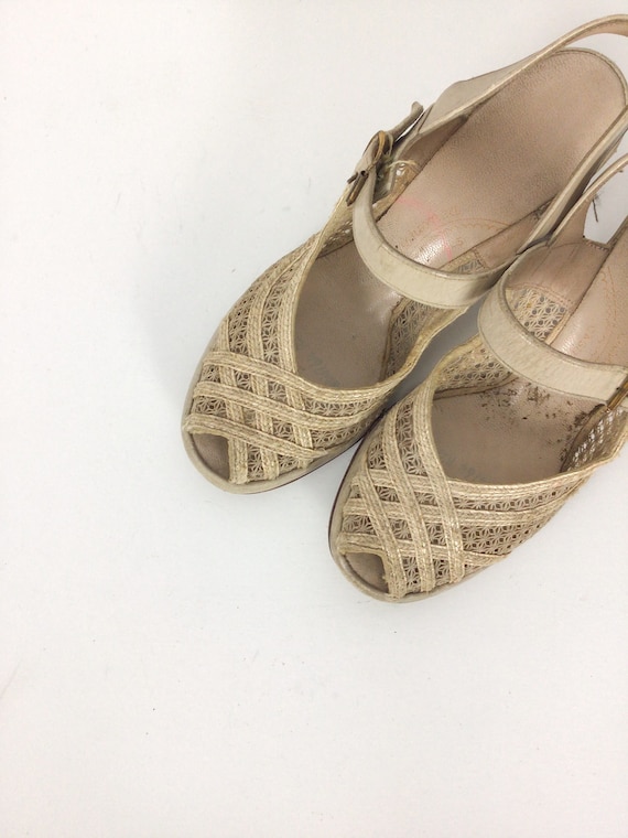 Vintage 40s shoes | Vintage ivory peep toe heels … - image 2