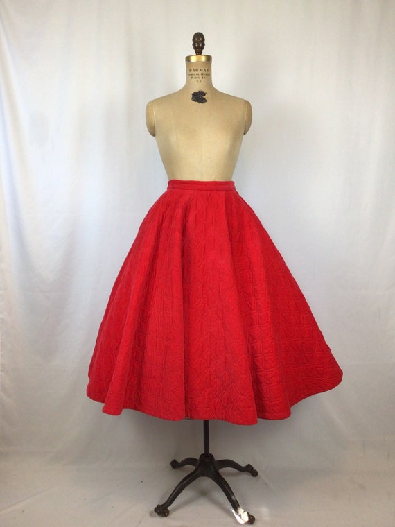 Vintage 50s skirt | Vintage red quilted circle sk… - image 2