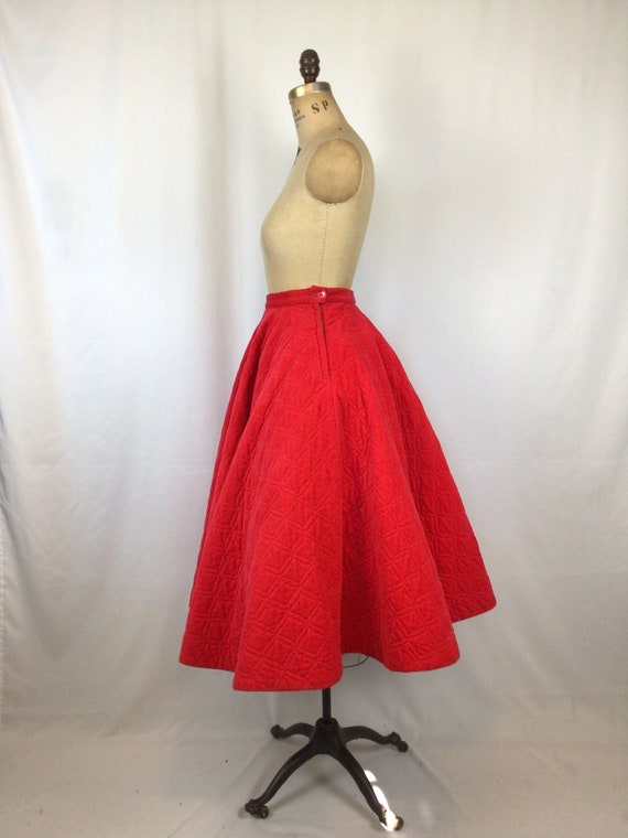 Vintage 50s skirt | Vintage red quilted circle sk… - image 6