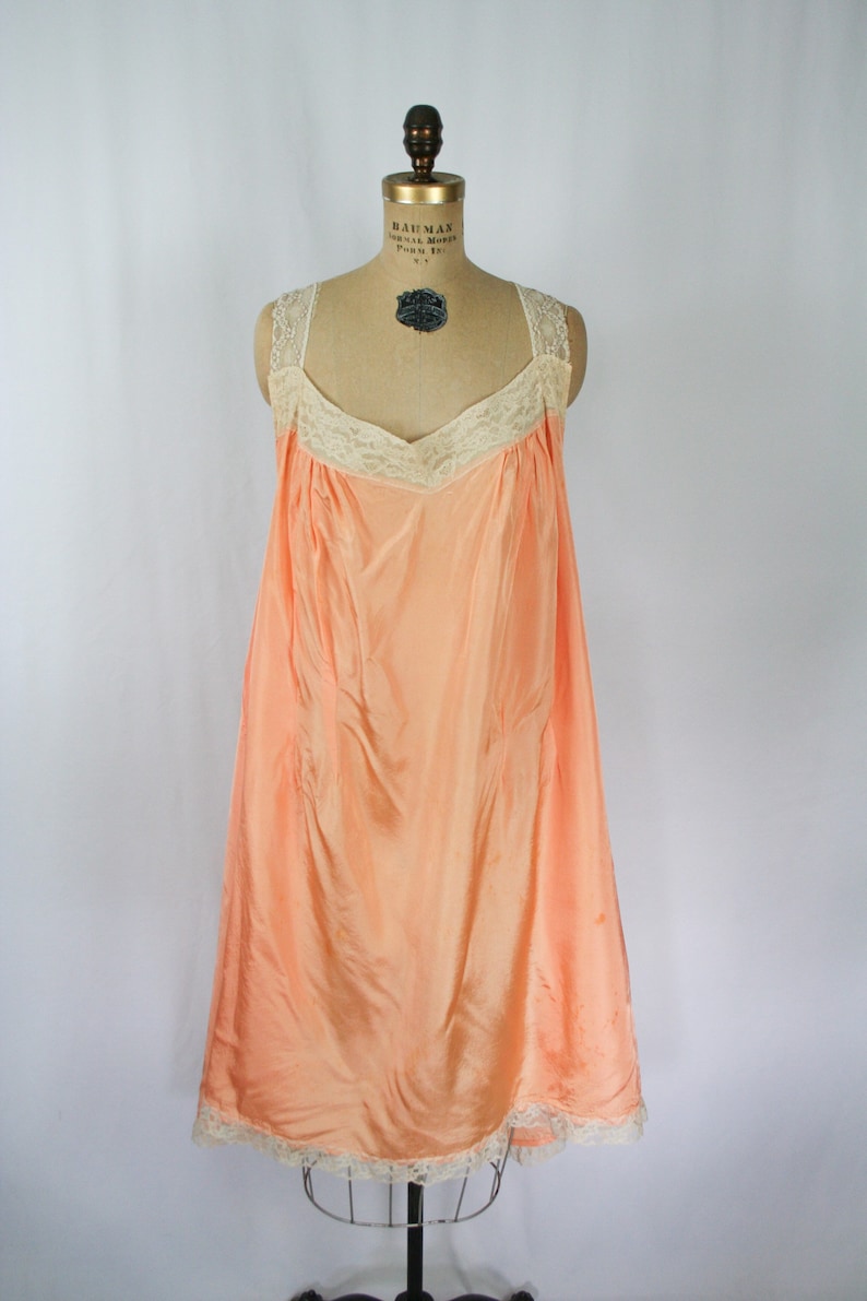 Vintage 30s nightgown Vintage peach rayon lace nightdress 1930s XXLarge negligee image 2