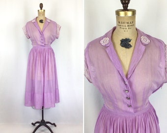 robe vintage des années 40 | robe violette vintage en coton linon | robe chemisier lavande des années 1940