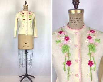 Vintage 60s Cardigan | Vintage ivory pink wool floral Cardigan | 1960's embroidered Evan Picone jumper