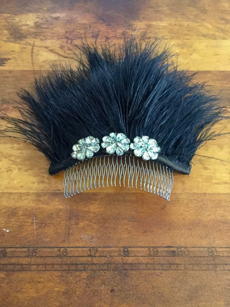 Bespoke hair comb Vintage 20s black feathers 50s rhinestone button flowers comb image 3