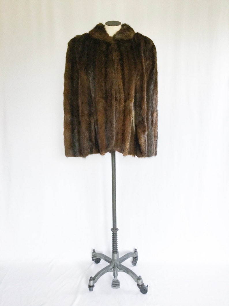 Vintage 50s fur cape Vintage rich striped brown mink cape Early 1950s Vancouver Fur factory mink fur cape stole image 4