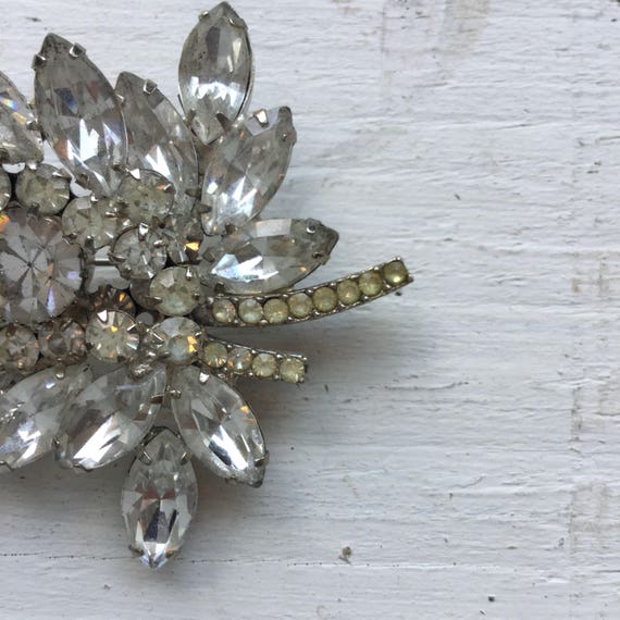 Laurel brooch | Vintage crystal rhinestone brooch… - image 4