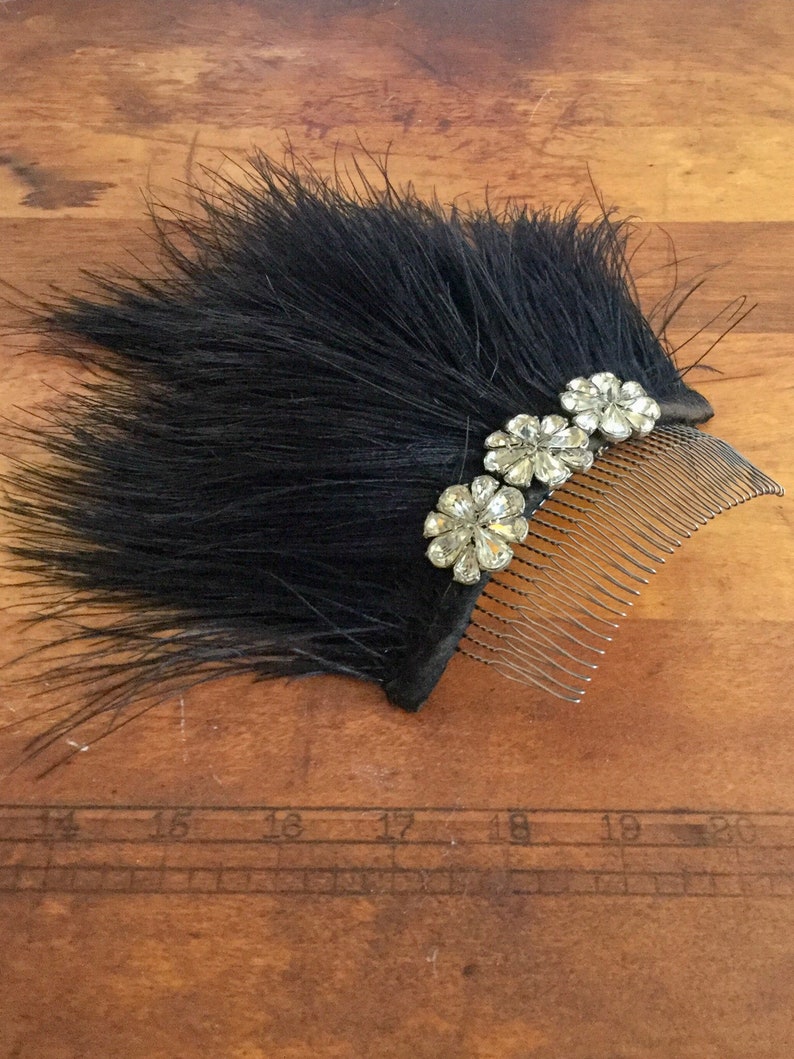 Bespoke hair comb Vintage 20s black feathers 50s rhinestone button flowers comb image 5