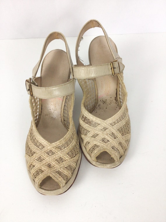 Vintage 40s shoes | Vintage ivory peep toe heels … - image 3