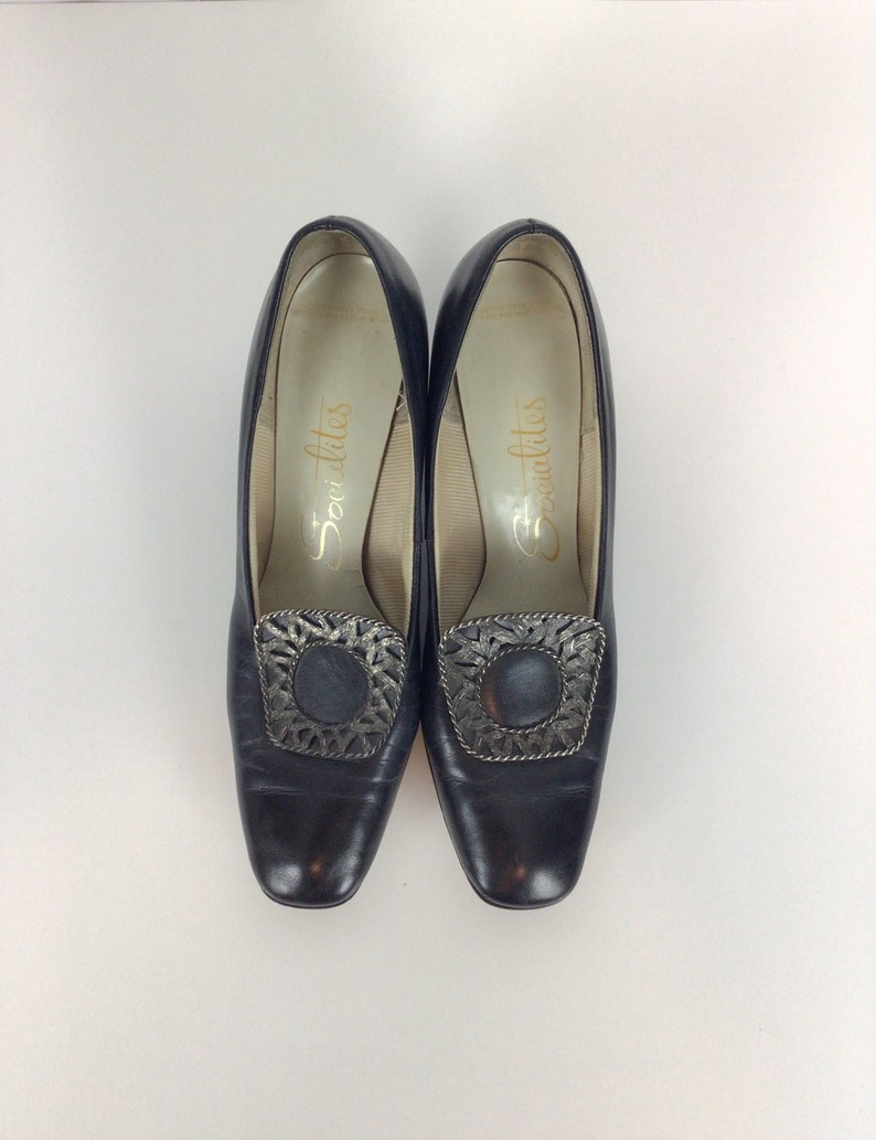 Vintage 50s pumps Vintage black leather high heel shoes 1950's Socialites buckle shoes image 2