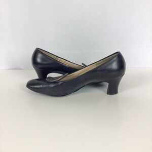 Vintage 50s pumps Vintage black leather high heel shoes 1950's Socialites buckle shoes image 3