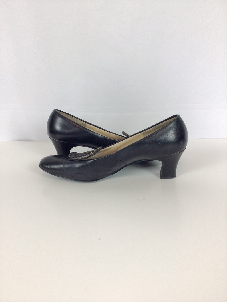 Vintage 50s pumps Vintage black leather high heel shoes 1950's Socialites buckle shoes image 3