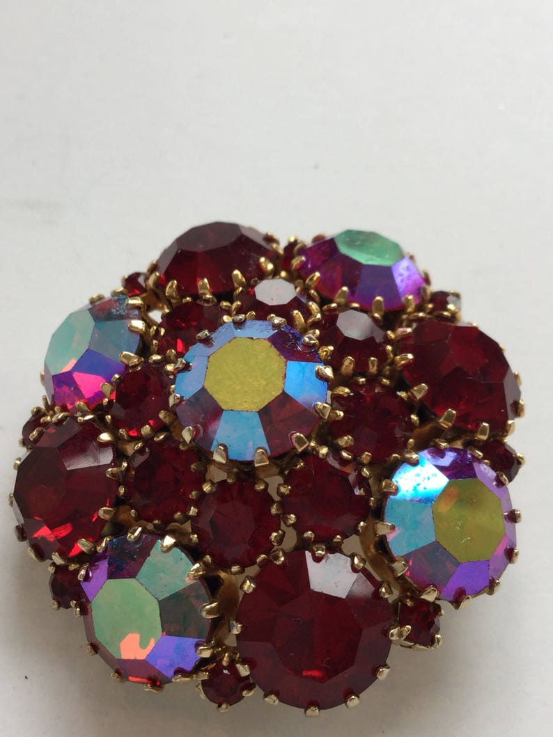 Weiss brooch vintage round red iridescent rhinestone brooch 1950's Weiss rhinestone brooch image 2