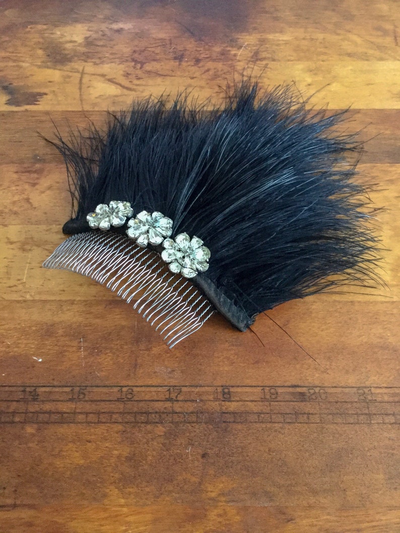 Bespoke hair comb Vintage 20s black feathers 50s rhinestone button flowers comb image 4