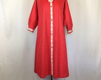 Bata vintage de los años 60 / Bata de baño acolchada roja vintage de stock muerto / Abrigo de estar por casa de J. C. Penney de los años 60