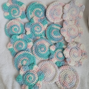 Pastels Crochet Flowers and Round Shaped Scrubbies