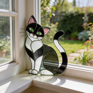 Sweet Tabby Cat Stained Glass Pattern, Feline Suncatcher, Craft for Kitty Lover