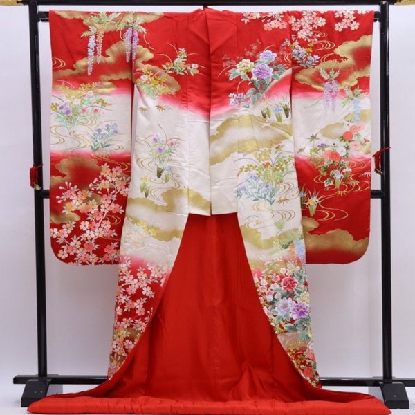 Vintage kimono - Uchikake, Floral garden, Wedding kimono, Japanese kimono dress