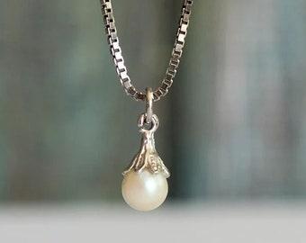 Pearl pendant, vintage silver pendant on silver chain, vintage German necklace