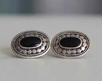 Vintage 0.925 sterling silver handcrafted earrings, onyx inlay, abstract silver earrings