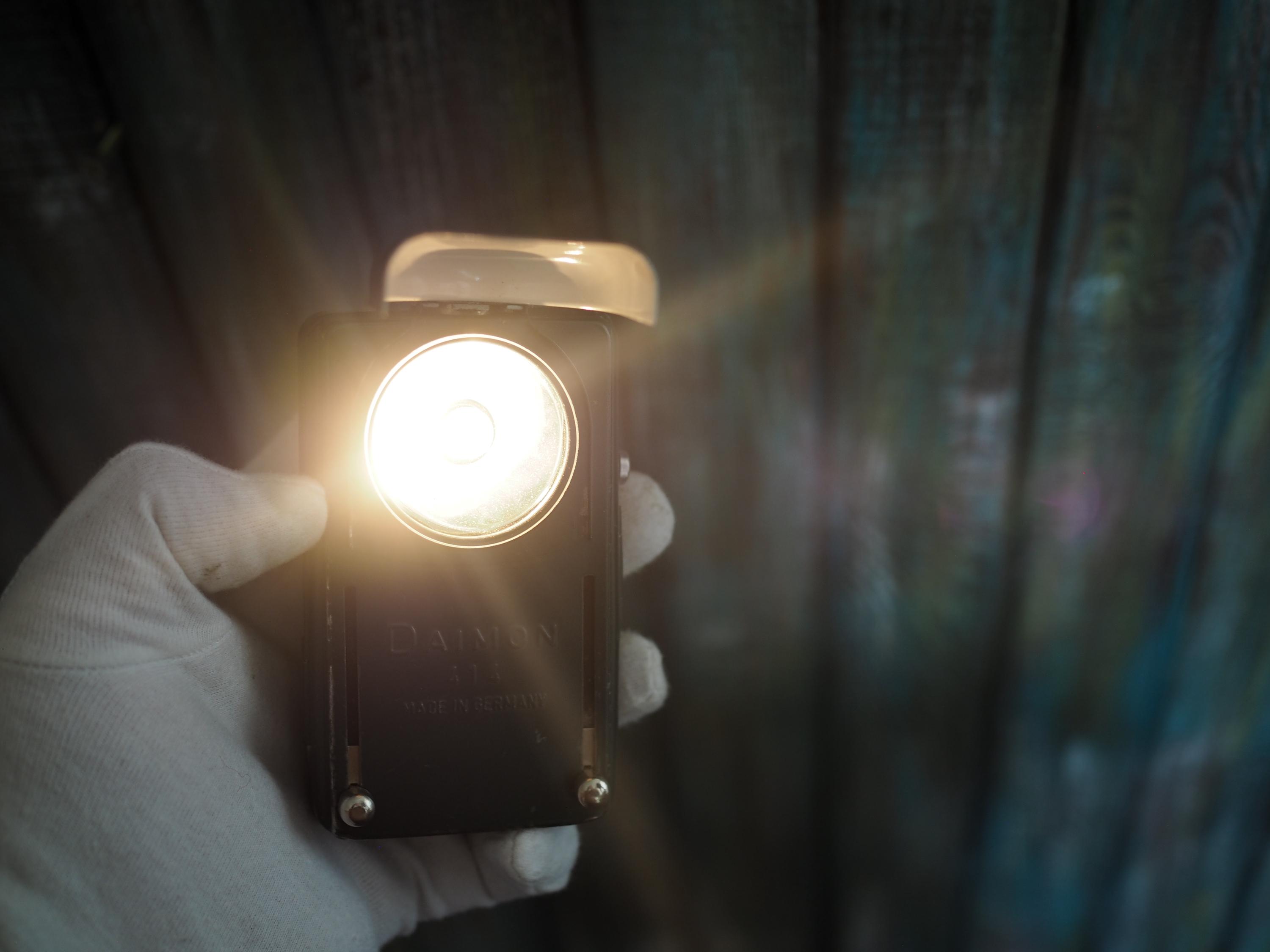 ヴィンテージ ダイモン 414 ミリタリー懐中電灯 – ドイツ製 – 動作確認