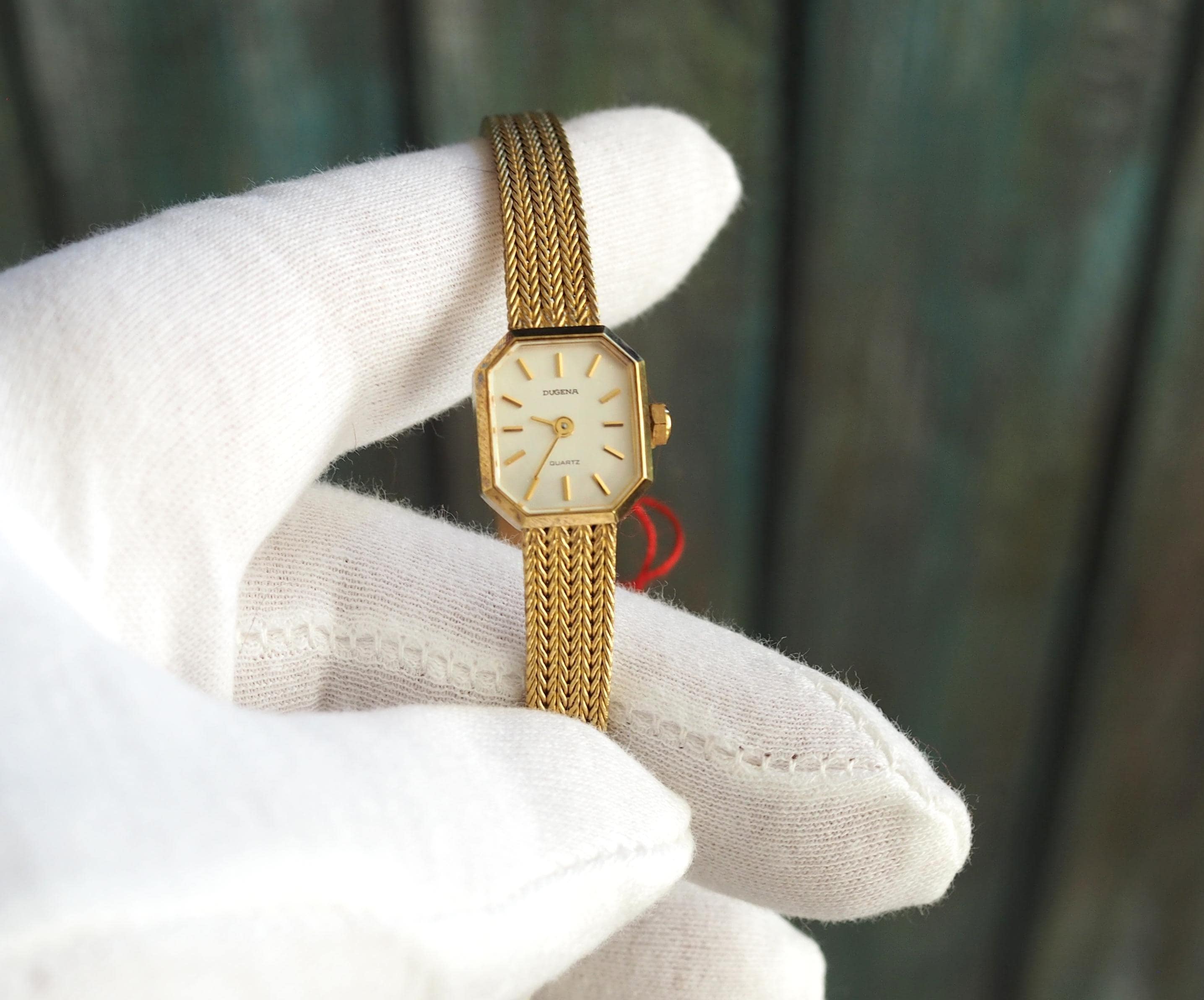 Vintage Dugena Quartz Watch 14 X 16 Mm Octagon Case NOS Gold  display picture 2