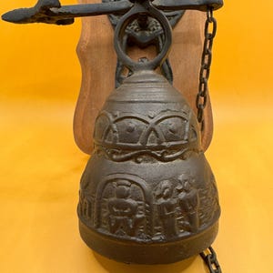 Antique late victorian cast iron pull bell ornate figural relief wall mount