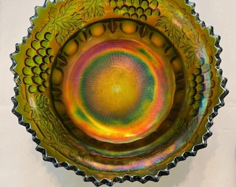 Antieke Northwood groene druivenbladeren carnaval glazen kom met ruches 9" gemarkeerd als nr