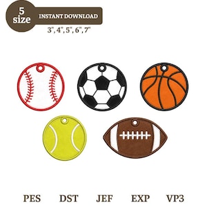 Puede incluir: Cinco diseños de bordado de pelotas deportivas circulares y ovaladas, incluyendo una pelota de béisbol blanca, un balón de fútbol blanco y negro, un balón de baloncesto naranja, una pelota de tenis amarilla y un balón de fútbol americano marrón. Texto: 5 size, INSTANT DOWNLOAD, 3", 4", 5", 6", 7", PES, DST, JEF, EXP, VP3.