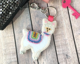 Alpaca Purse Charm, Bead Embroidery Llama Keychain, Soft Fleece Fur, Cute Gift Idea for Animal Lover, Perfect Gift for Girls, Made to Order