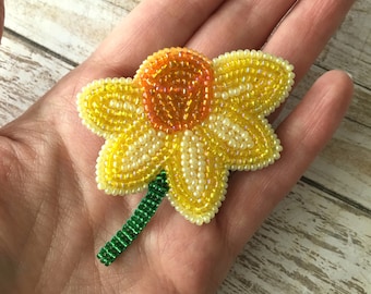 Daffodil Brooch, Hand Beaded Spring Flower Pin, Welsh Bloom, March BirthdayGift Idea, Gift for Mom Mum, Grandma, Made to Order