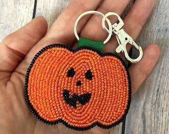 Pumpkin Keychain, Hand Beaded Jack O Lantern Key Ring Fob, Backpack Charm, Fall Autumn Gift for Him or Her, Sparkly Beads, Halloween Fan
