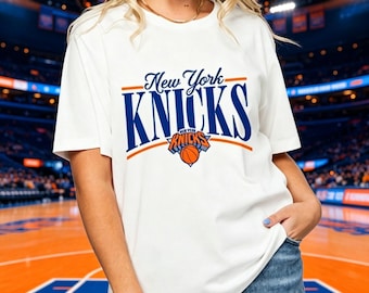 New York Knicks Retro Script Graphic Tee, Knicks Basketball Season Fan T-Shirt, Classic NYC Sports Gift For Basketball Lovers