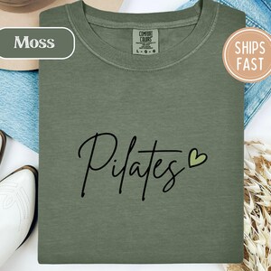 T-shirt Pilates Comfort Colors, regalo per istruttori di benessere, top sportivo comodo, maglietta per amanti del Pilates, abbigliamento minimalista, maglietta per appassionati di yoga