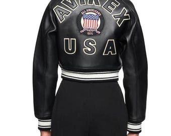 Bijgesneden leren damesbomberjack van Avirex USA – echt rundleder jack in varsitystijl retro streetwear mode jas cadeau voor haar