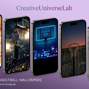 Può includere: Cinque smartphone che mostrano sfondi digitali a tema basket. Gli schermi presentano varie scene, tra cui un campo da basket, un giocatore che schiaccia, un canestro al neon, un canestro al tramonto e un pallone da basket in fiamme.