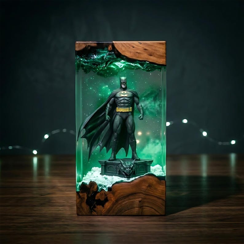 Lámpara de resina epoxi con forma de Batman, regalo para la decoración del Caballero Oscuro, regalo personalizado para el marido. imagen 6