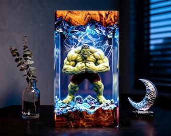 Diorama de superhéroe, lámpara gigante de resina del héroe verde, decoración de superhéroe musculoso, regalo único de San Valentín para él.