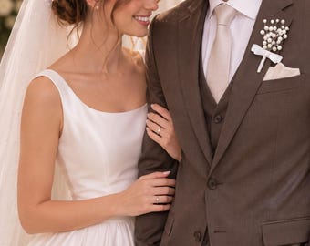 Perlen-Ansteckblume für den Bräutigam | Accessoire für den Hochzeitsanzug, weiße Kunstperlen, Satinband