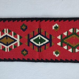 Kilim iugoslavo vintage | Passadeira de kilim pequena | Estoque antigo sem uso